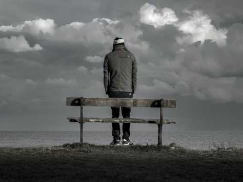Психічні розлади, до яких може призвести самотність — думка експертів - INFBusiness
