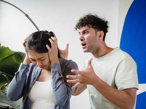 Чому чоловік постійно кричить на дружину: основні причини - INFBusiness