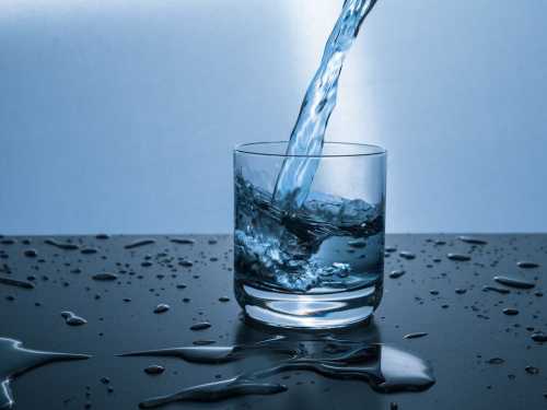 Неочевидні ознаки того, що ви п'єте мало води - INFBusiness