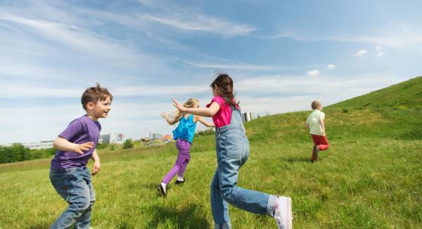 Чому діти мають гратися без нагляду дорослих: результати досліджень - INFBusiness