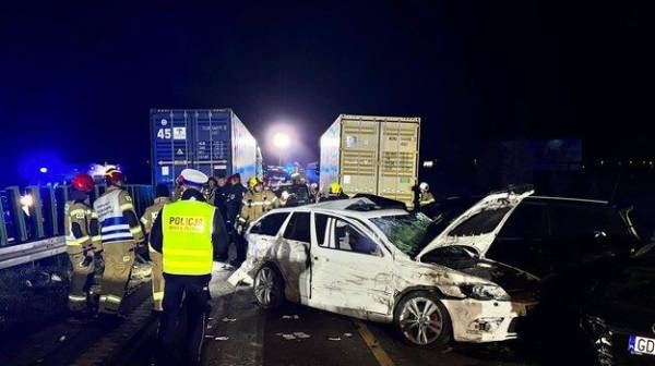 Масштабна ДТП за участю понад 20 авто у Польщі: у згорілих машинах загинули люди - INFBusiness