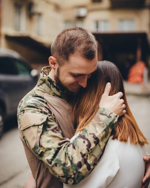 Усі розмови зводяться до кота: як будувати стосунки, якщо твій партнер військовий - INFBusiness