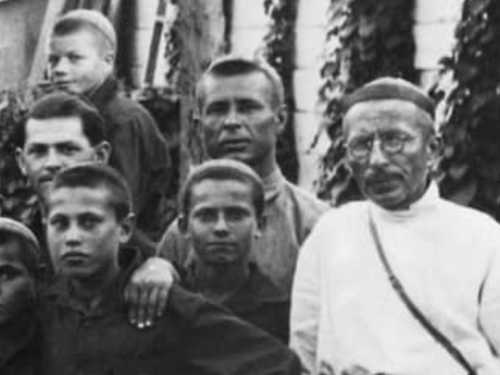 Методи виховання важких підлітків, які не сподобаються сучасним батькам - INFBusiness