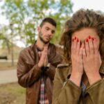 Ознаки що вказують на те, що жінка прикидається і бреше, коли…