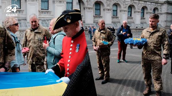 Українські та британські ветерани об'єдналися в Лондоні в День пам'яті та перемоги - INFBusiness