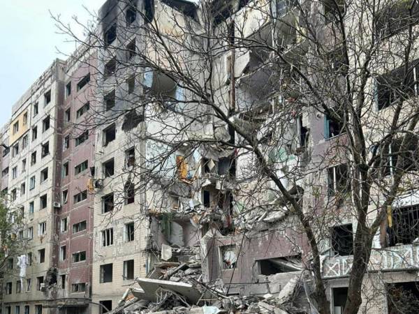 Росіяни скинули авіабомбу на багатоповерхівку у Костянтинівці: зросла кількість постраждалих - INFBusiness