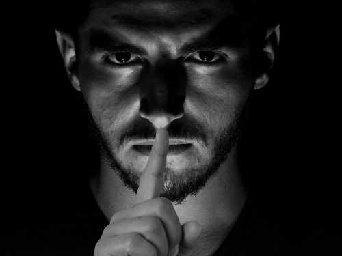 Ігнорування: катування мовчанням. Як жити поруч з мовчуном? - INFBusiness