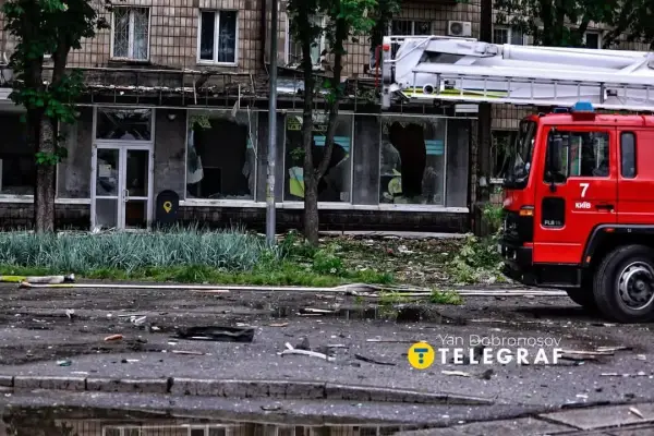 Атака на Київ: уламки БпЛА впали біля школи імені Стуса, пошкоджено відділення Укрпошти - INFBusiness