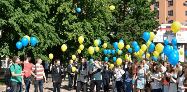 Останній дзвоник в Україні у 2025 році: ідеї для свята з подякою ЗСУ - INFBusiness