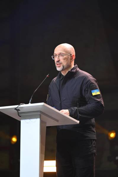 «З такими вчителями Україна вистоїть»: Денис Шмигаль на фестивалі «Вчителі майбутнього 2025» - INFBusiness