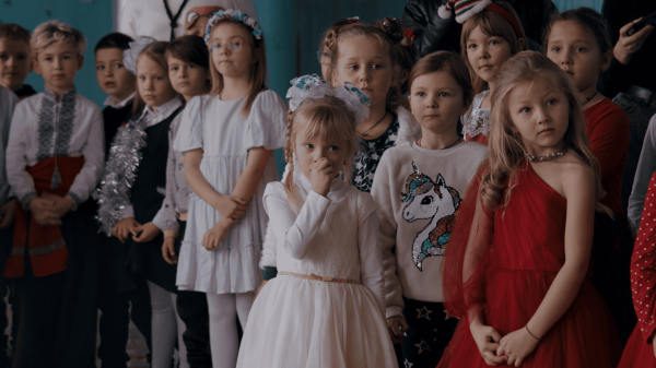 «Навіть під час війни діти щасливі у своєму дитинстві»: інтерв’ю з режисеркою фільму «Стрічка часу» Катериною Горностай — журнал | «Освіторія» - INFBusiness
