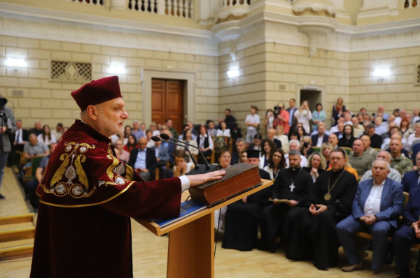 Інавгурація нового ректора ЛНУ - Роман Гладишевський офіційно вступив на посаду - INFBusiness