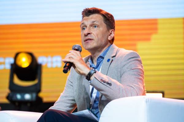 Роботи виходять на сцену: як школу змінюють нові технології - INFBusiness