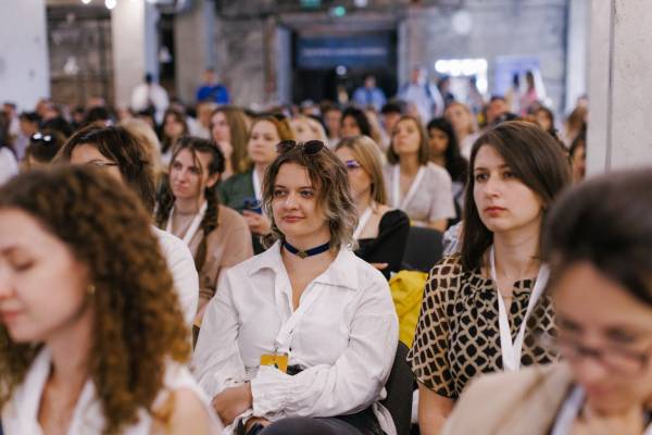 Виховувати не для виїзду, а для змін: як мотивувати підлітків будувати майбутнє в Україні - INFBusiness