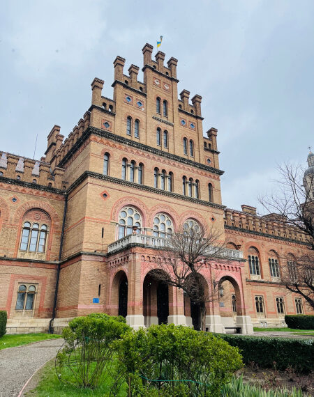 Вартість навчання у ЧНУ імені Федьковича – скільки коштує рік навчання на спеціальностях