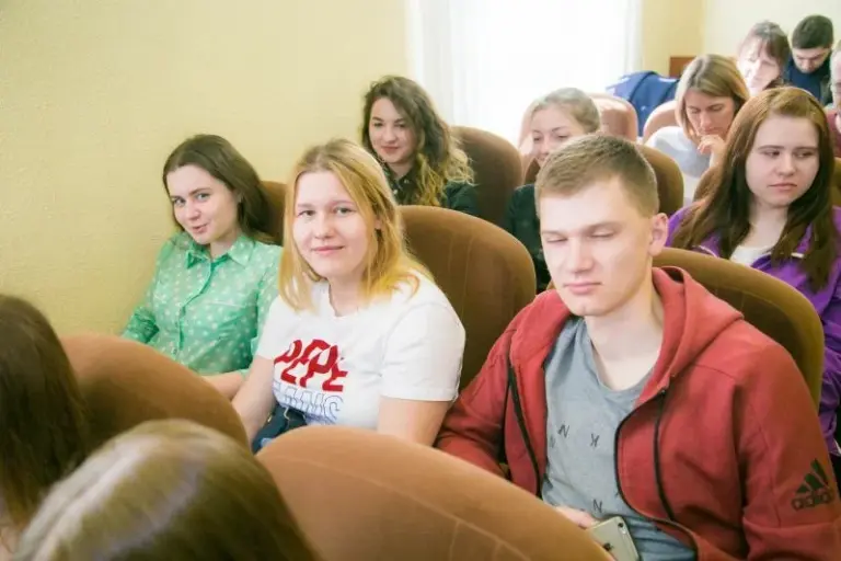 Розмова до душі: як змусити підлітка вас почути - INFBusiness