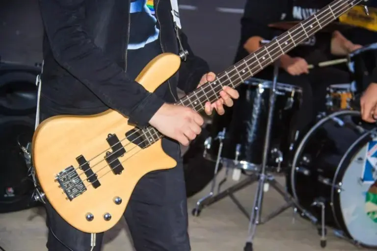 Солістка гурту «Місто 312» Світлана Назаренко, відоміша як Ая повернулася на сцену. Ая із «Місто 312» вперше з'явилася на сцені: де пропадала співачка - INFBusiness