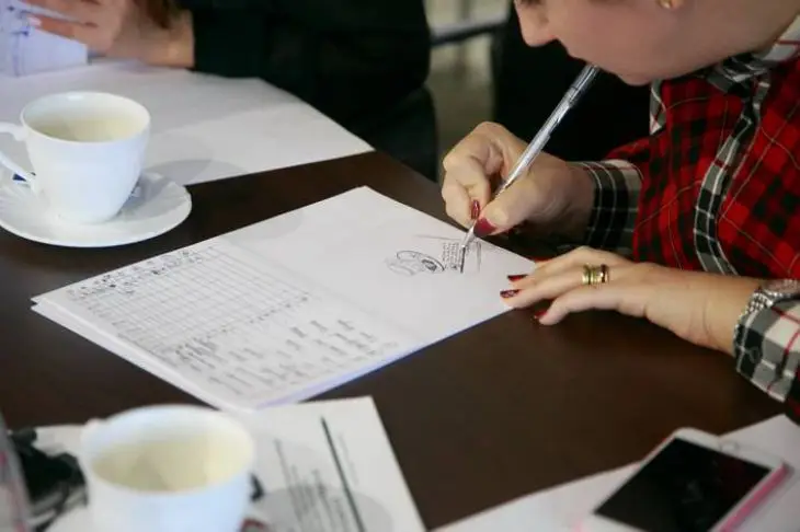 Коли потрібно робити уроки разом з дитиною, а коли бігти від неї: правило «15 хвилин», яке врятує ваші нерви уроки