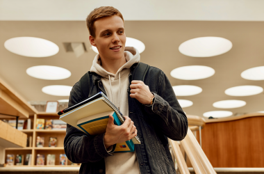 Підтвердження через Дію сертифікатів на гранти відтерміновано через доопрацювання системи ЄДЕБО Студенти другого курсу наразі не отримали гранти на навчання Другокурсники поки що без стипендій. - INFBusiness