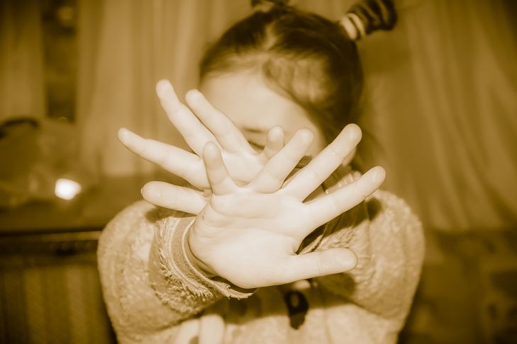 Що ваша дитина не скаже вам ніколи: сигнали дитячої травми, які ми приймаємо за капризи ребенок