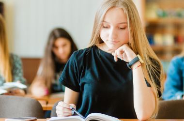 У 2025 році на 40 тисяч скоротився набір до коледжів. - INFBusiness