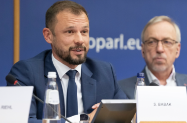 Обранці відмовились від вимог щодо угод та підвищеного тиску на освітян. - INFBusiness