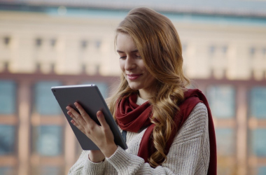 Унікальний комплексний онлайн-інструмент, що поєднує матеріали для діяльності педагога в одному місці. Цифрова платформа «Освіта для життя»: як нею користуватись «Освіта для життя» – дієвий інструмент для освітян, який допомагає організовувати уроки та робити навчання послідовним і захопливим для учнів. Це унікальний комплексний цифровий інструмент, що поєднує ресурси для діяльності вчителя в одному місці: державні стандарти, навчальні програми, концептуальні основи предметів, вибірки вправ та інструменти оцінювання. У цій статті МОН надало роз’яснення на найбільш поширені питання щодо функціонування з платформою.Яким чином платформа допомагає вчителю: що конкретно на ній можливо зробити? "Цифрова платформа "Освіта для життя": інструкція з використання" - INFBusiness