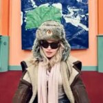 Мадонна запостила знімок у головному уборі з радянським гербом