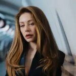 Тіна Кароль з’ясовує, хто стоїть за нападами через трек про сяйво.