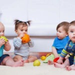 Як і коли можна садити дитину?