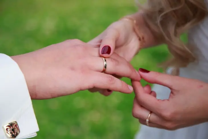 Чому жінки йдуть: помилки чоловіків у шлюбі, які неможливо виправити