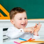 Київська приватна школа: зважуємо традиційне та Монтессорі навчання.