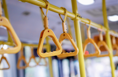 Кабмін фінансує закупівлю шкільних басів для ліцеїв.