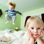 Як навчити дітей ввічливому прохання замість дратівливого крику