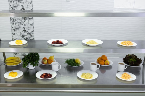 Шкільні обіди стануть безплатними для кожного: дата початку.