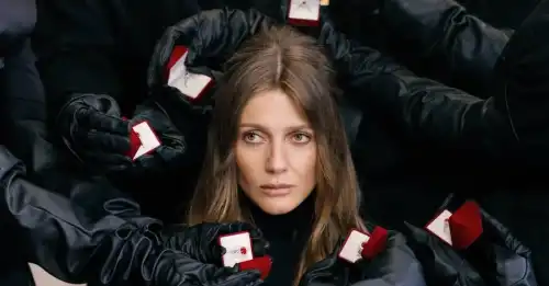 Нові релізи: Kajanna розчулила, а KOLA вийшла заміж за Дракулу