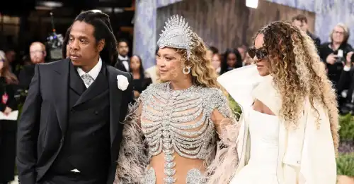 Бейонсе з 14-річною донькою сяяли на Met Gala