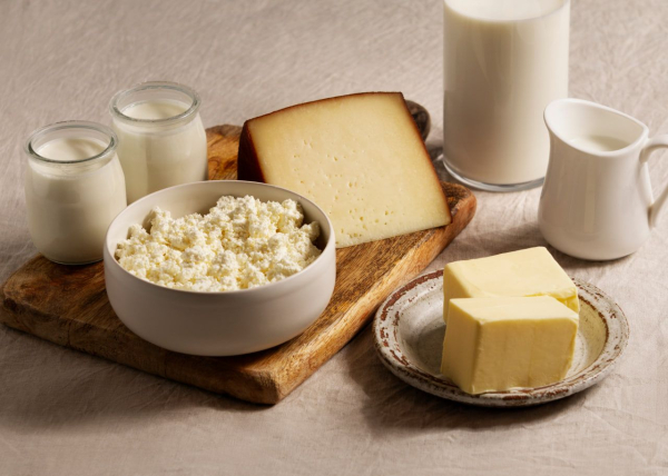 Молочні вироби: правильна українська назва молочних продуктів