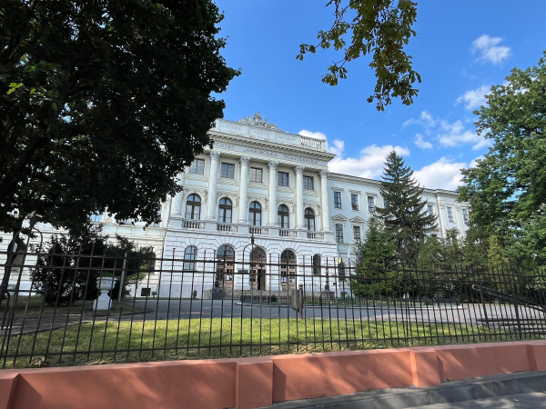 Вступна кампанія 2026: провідні університети за кількістю поданих заяв від вступників