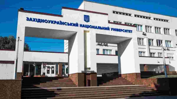 Ціни на навчання в українських університетах 2026 року: скільки коштує навчатися у вишах Західної України