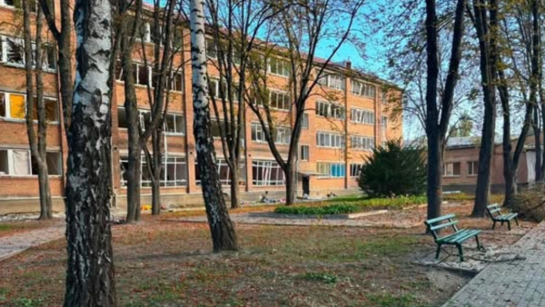 Наслідки удару по гімназії в Шевченківському районі Києва – де будуть навчатися діти