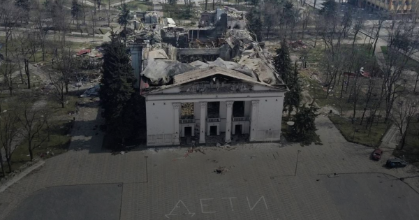 Російська сторона презентувала пропагандистську стрічку, присвячену драмтеатру в Маріуполі.