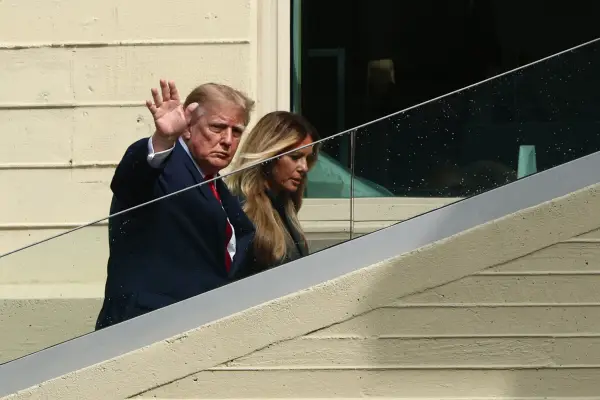 Трамп незграбно пояснив відсутність Меланії в Ірландії