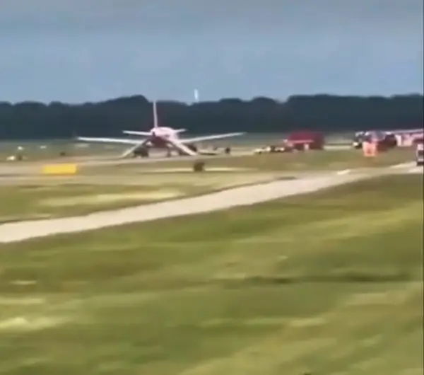 Павербанк спалахнув: пасажирів евакуювали з рейсу EasyJet