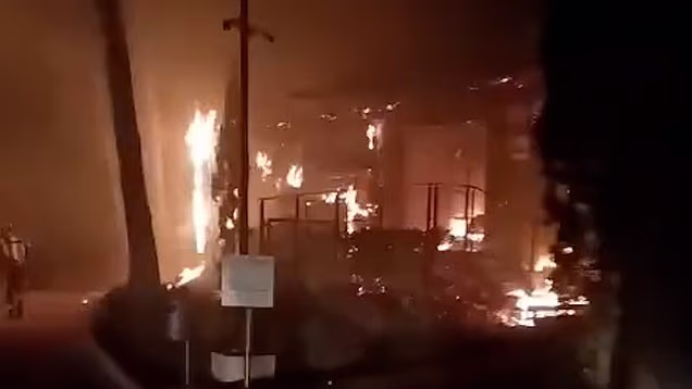 Пожежа охопила готель на хорватському острові.