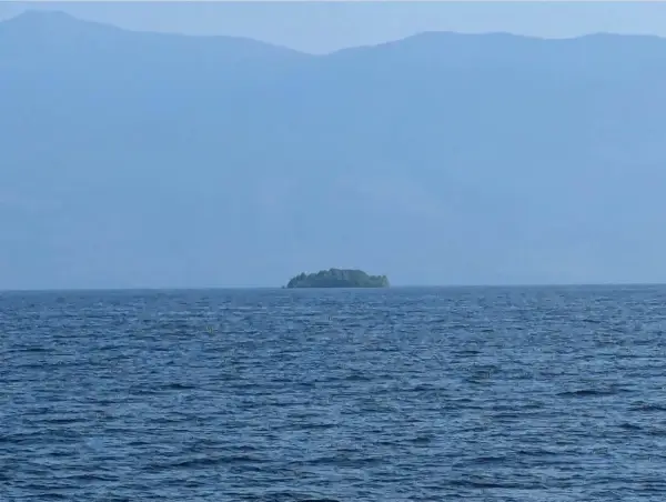 Острів, що з'явився та зник