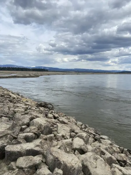 Острів, що дрейфує у водосховищі Віллістон