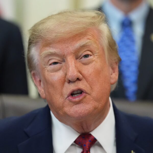 Адміністрація Трампа почала розсилати повернення коштів за ACA: що відомо