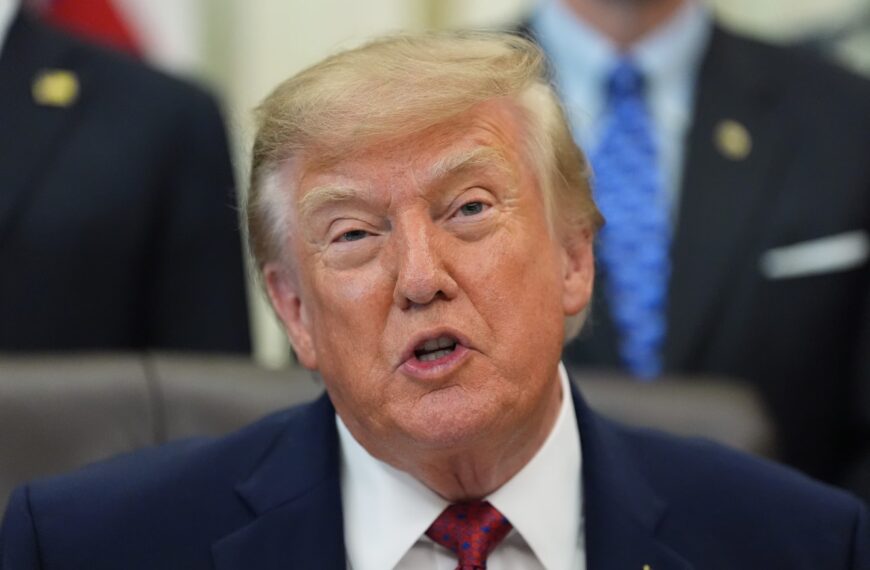 Адміністрація Трампа почала розсилати повернення коштів за ACA: що відомо